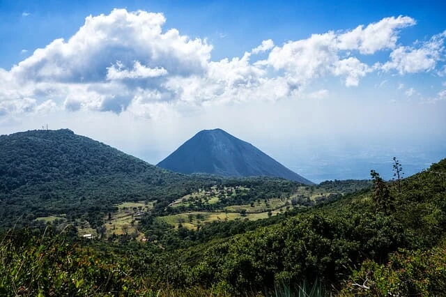 Read more about the article El Salvador Goes Green with Bitcoin Mining